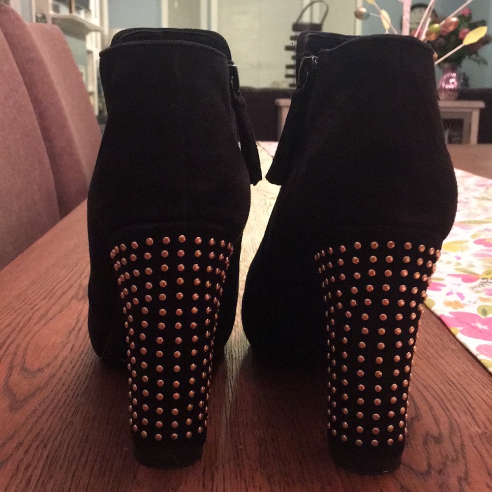 Nine West black suede booties